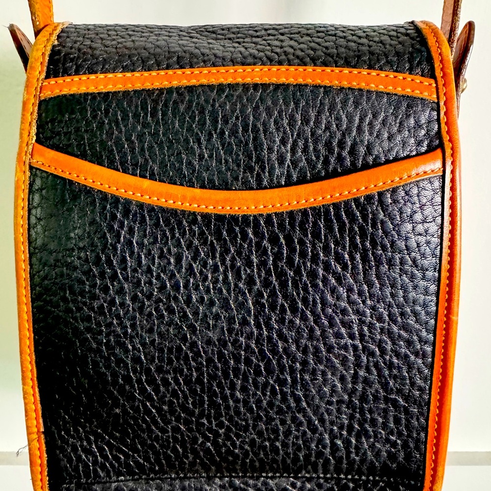 Vintage Dooney Bourke Black All Weather Leather Small Essex Crossbody Bag - Picture 5 of 6